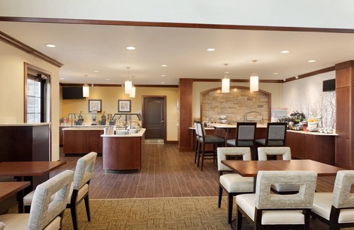 Midland Condo | Free Breakfast. Pool. King Suite. Near the new Chevron and Oxy campuses!