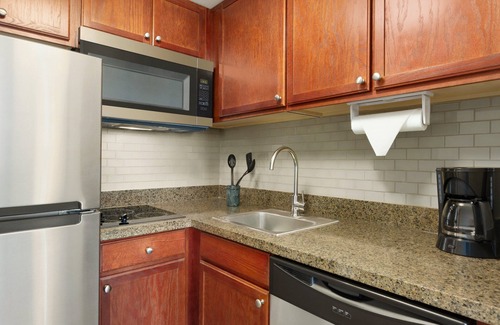Tampa Condo | Free Breakfast, Pool, King Beds. Spacious Room at Staybridge Suites!