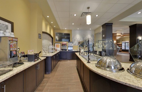 Madison Condo | Free Breakfast. Pool with a Slide. Close to Olbrich Botanical Gardens!