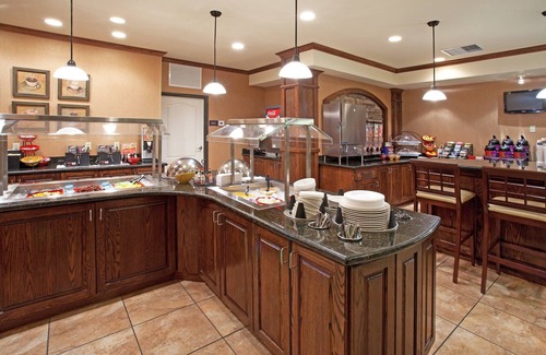 West Valley City Condo | Free Breakfast Buffet. Pool, Hot Tub