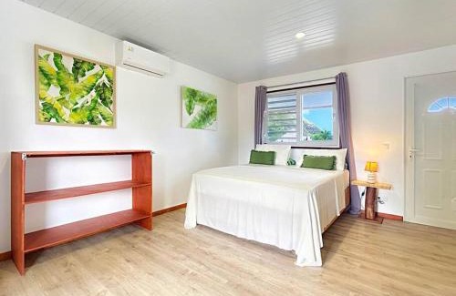 Tiahura Apartment | Free canoës King Bed - Fare Vaihere