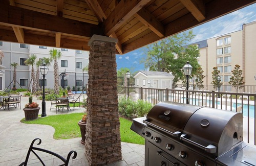 Lafayette Condo | Free Daily Breakfast, Outdoor Pool + Hot Tub Access
