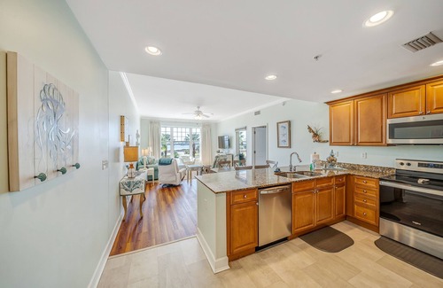 Upper Grand Lagoon Condo | FREE Daily Golf! Reflections 302 Bayfront Living, Heated Resort Pool, Hot Tub