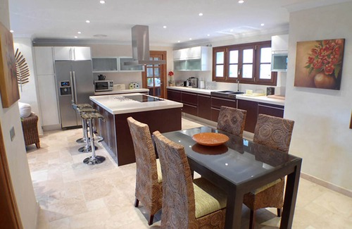 Benahavis Villa | FREE €650 Daily Lux Pack - 7 Bedroom Luxury Villa, 2 Private Pools, Spa, Sauna