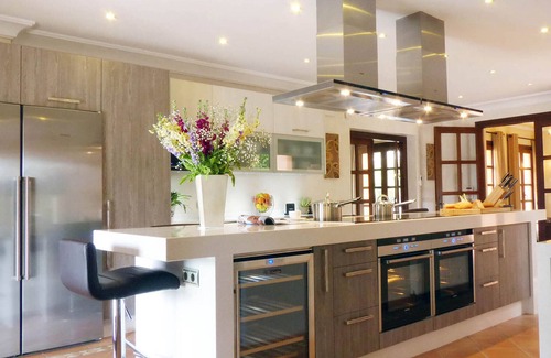 Benahavis Villa | FREE €650 Daily Luxury Pack - 6/7 Bed Villa, 20m Private Pool, Panoramic Views