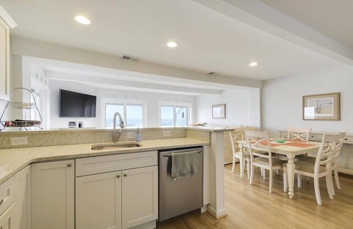 Fenwick Island Condo | Free Golf at Bear Trap Dunes and MORE! AMAZING OCEANFRONT CONDO IN NORTH FENWICK!