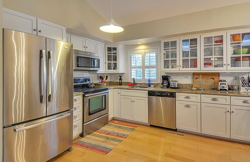 Sandpiper Pines House | Free Golf at Bear Trap Dunes and MORE! Very nicely decorated 5 bedroom, 2 bath home just one block west of Coastal Highway.