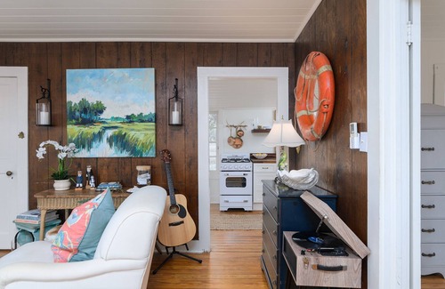 Tybee Island Cottage | FREE Golf Cart, Bikes & Kayaks~ Luxe, King BR, Tidal Creek Retreat, PRIVATE Dock