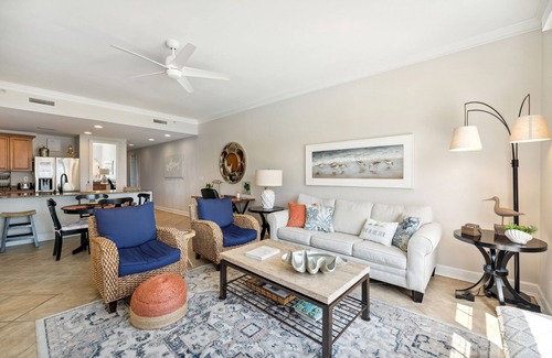 Upper Grand Lagoon Condo | FREE Golf & Tix! Reflections 304, 2 King Beds, Heated Resort Pool & Hot Tub!