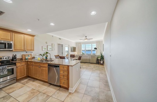 Upper Grand Lagoon Condo | FREE Golf+Tix! Reflections 511 Bayfront Beauty w/Heated Resort Pool & Hot Tub