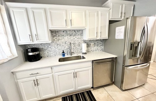 Westgate House | FREE Heated Pool, Weber Gas Grill, 3 miles to the beach!