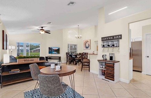 Lake Berkley House | Free Heated Pool | Pool Table | 15min to Disney
