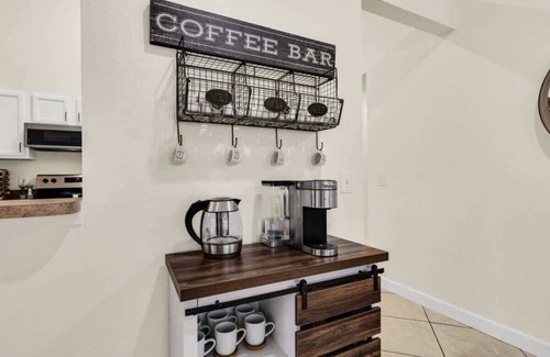 Lake Berkley House | Free Heated Pool | Pool Table | 15min to Disney