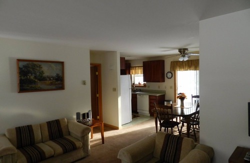 Bushkill House | FREE Horseback riding & Skiing