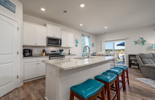 Millville House | Free Linens & Cleaning - Calm Water Retreat