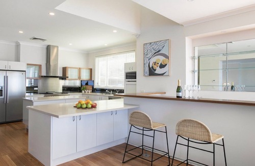 Point Clare House | *Free Night Stay* Waterfront/pool/fireplace