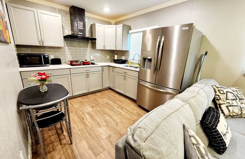 Edgebrook Apartment | FREE NIGHT! TV In Bedroom, Patio, Private