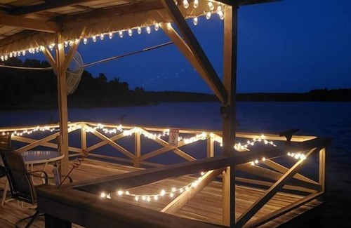 Hemphill Cottage | Free night! Weekday Special located directly on Toledo Bend Lake