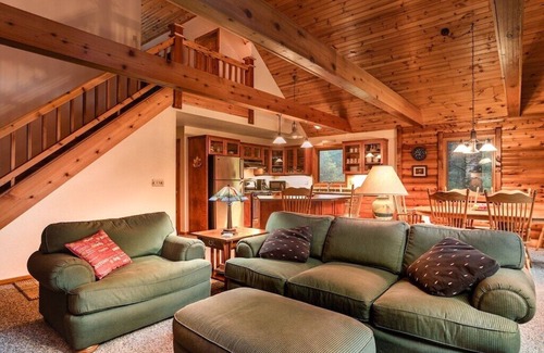 Wild Rose Cabin | Free nite book wknd offseason Lakehome logcabin hottub fireplace boats sandbeach