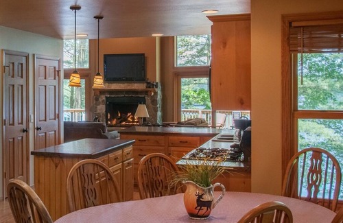 Redgranite Cabin | Free nite w/wknd off season lakehome boats pier fireplace hottub sand beach raft