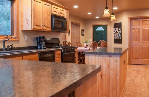 Redgranite Cabin | Free nite w/wknd off season lakehome boats pier fireplace hottub sand beach raft