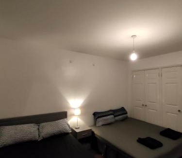 Southwark Apartment | Free Parking 4 Beds Flat 15 min train to Victoria London Bridge St Paul Cathedral