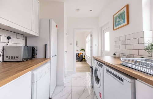 Newcastle-upon-Tyne House | Free Parking - 4 Bedroom House