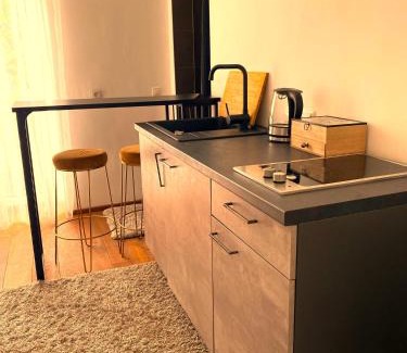 Graz Apartment | Free Parking - Premium Bed - Modern Kitchen