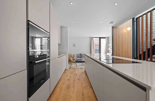 Manchester City Centre House | Free Parking Canal Street Villa by City SuperHost