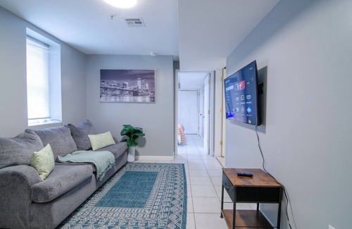 North Bergen Apartment | FREE Parking Charming 2-bedroom apartment Near NYC