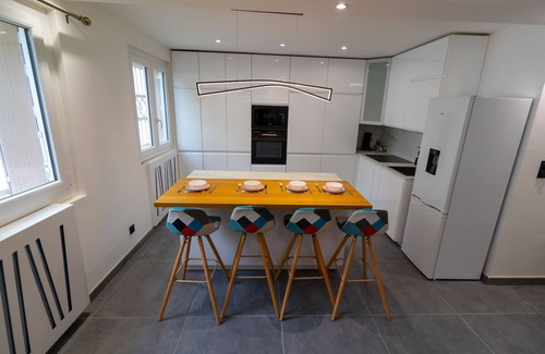 Ferrandiere - Maisons Neuves Apartment | *Free parking* Chic and elegant in VILLEURBANNE *All-inclusive*