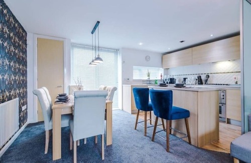 Belle Vue House | Free Parking - Coop Live Arena Etihad & City Centre Stay