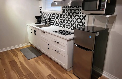 Ahuntsic Apartment | Free Parking-Cozy 3 1/2 - 1BR near metro station