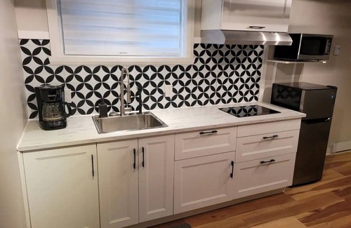 Ahuntsic Apartment | Free Parking-Cozy 3 1/2 - 1BR near metro station