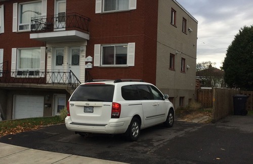 Longueuil Apartment | Free Parking. Cozy, Clean & Bright Apartment.