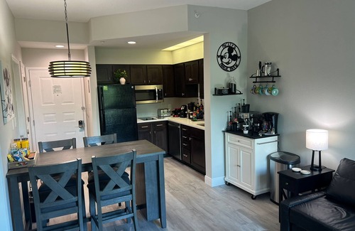 Florida Central Atlantic Coast Apartment | Free Parking Disney Shuttle