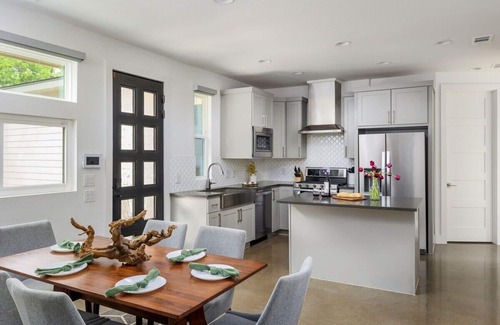 Foster Heights House | Free Parking, Eastside - SXSW! | Rosewood House