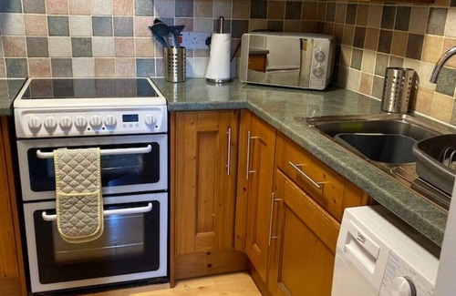 York Apartment | Free Parking,Entire Place,10Min City, Deep Cleaned