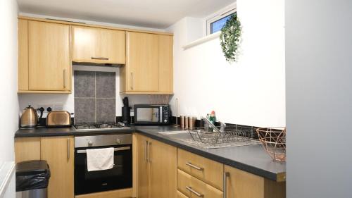Bedford Apartment | Free Parking & Garden & Central Contractor