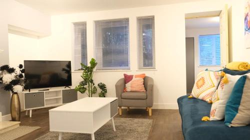 Bedford Apartment | Free Parking & Garden & Central Contractor