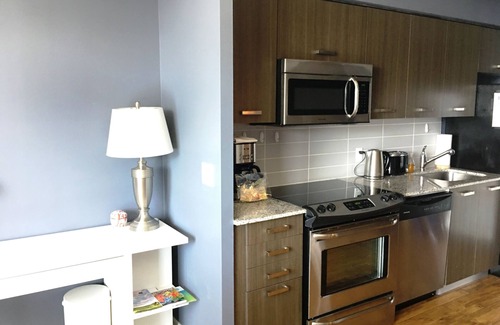 Bay Cloverhill Condo | Free Parking HIGH Floor 1 BED 1 BATH CONDO with BALCONY near SICK KIDS HOSPITAL