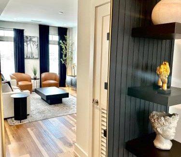 Peachtree Heights West Apartment | Free Parking, King Bed, 75 inch TV, and Luxury Stay