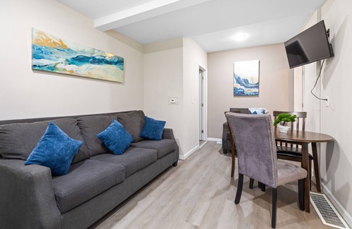 Utica Apartment | Free Parking, Laundry, Wi-Fi, 6 Min WYNN Hosp/Nexus Center, Downtown Utica NY1