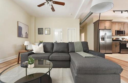 Point Breeze North Apartment | FREE Parking, Netflix in East Liberty By Parks and Uni