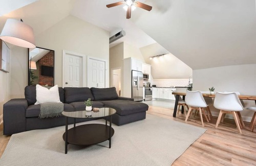 Point Breeze North Apartment | FREE Parking+Netflix Near Food|Hospitals|Shopping