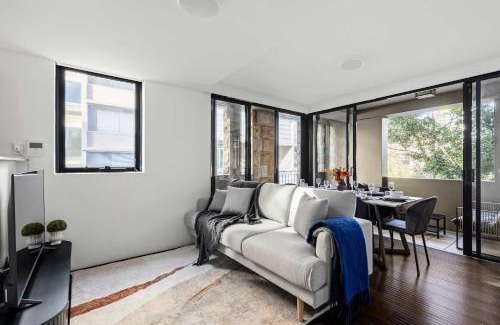 Pyrmont Apartment | Free Parking on Cross, 5 mins to Star and Darling