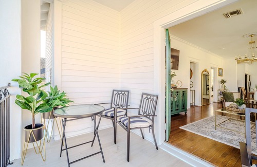 Touro Condo | *FREE* Parking/Renovated Gem near French Qtr