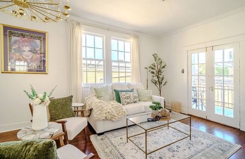 Touro Condo | *FREE* Parking/Renovated Gem near French Qtr