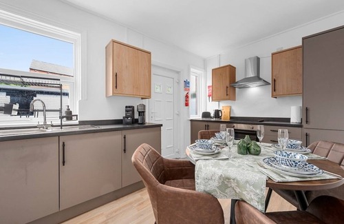 Wigan House | Free Parking | Stunning 3Bedroom Home In Wigan