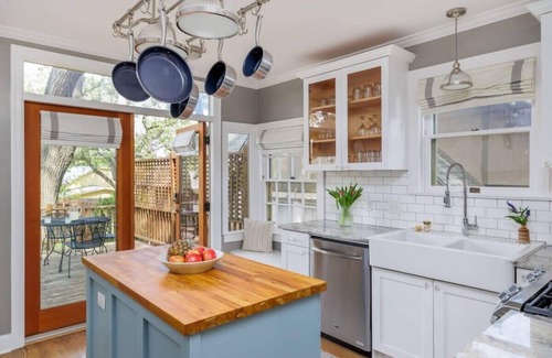 South River City House | Free Parking, Travis Heights - The Fairmount